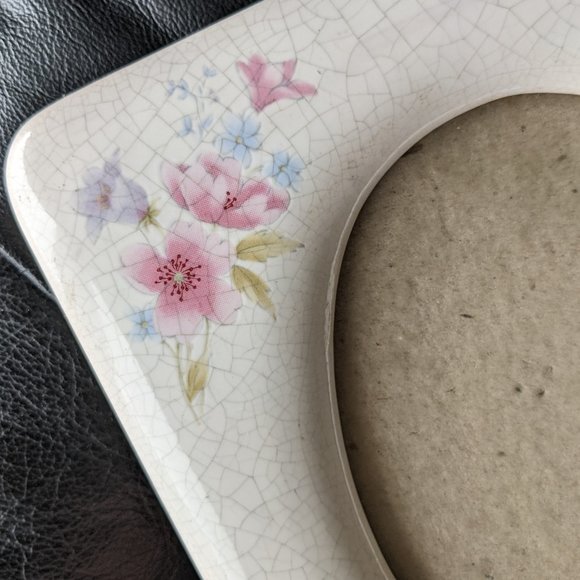 Vintage Floral Picture Frame - Picture 2 of 5